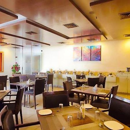 Continental Park Hotel Vijayawada Bagian luar foto