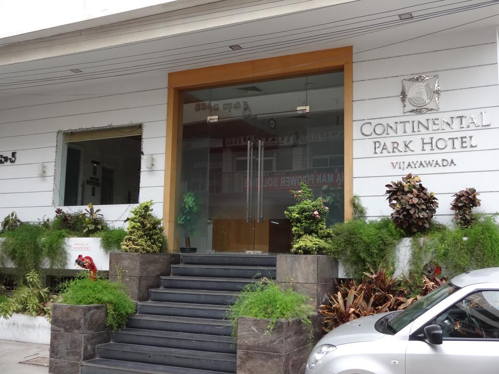 Continental Park Hotel Vijayawada Bagian luar foto