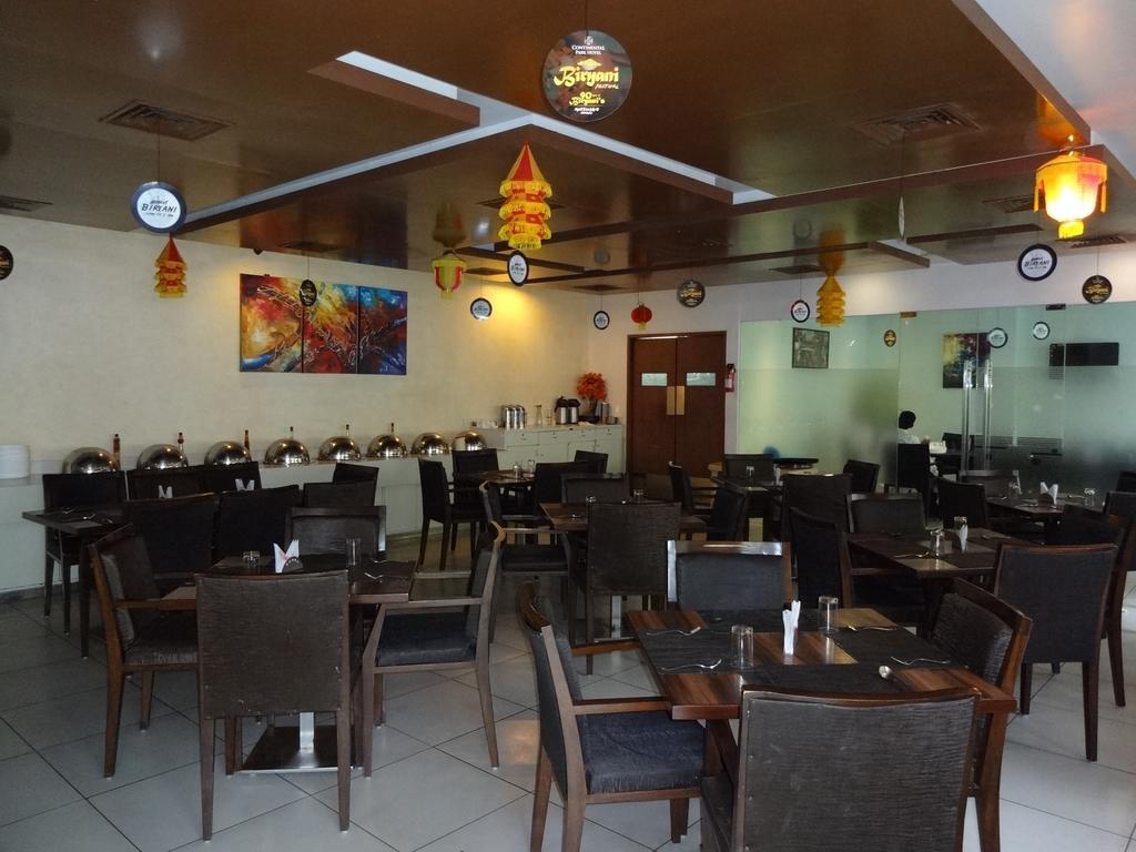 Continental Park Hotel Vijayawada Bagian luar foto