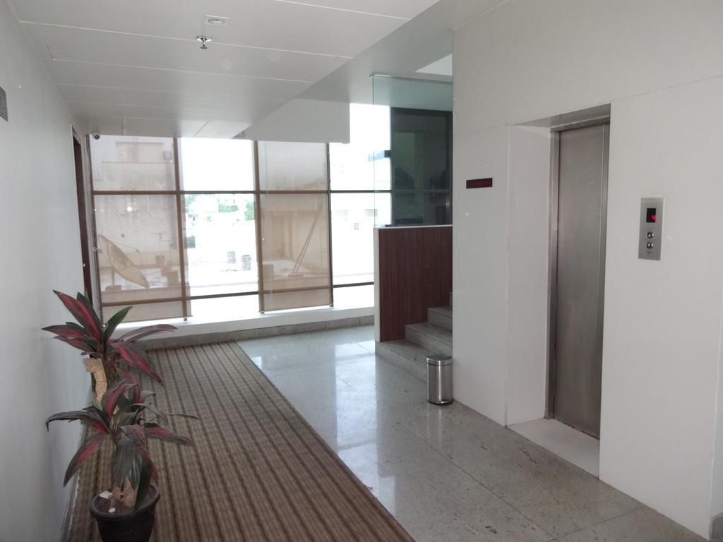 Continental Park Hotel Vijayawada Bagian luar foto