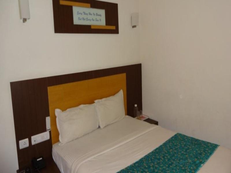 Continental Park Hotel Vijayawada Bagian luar foto