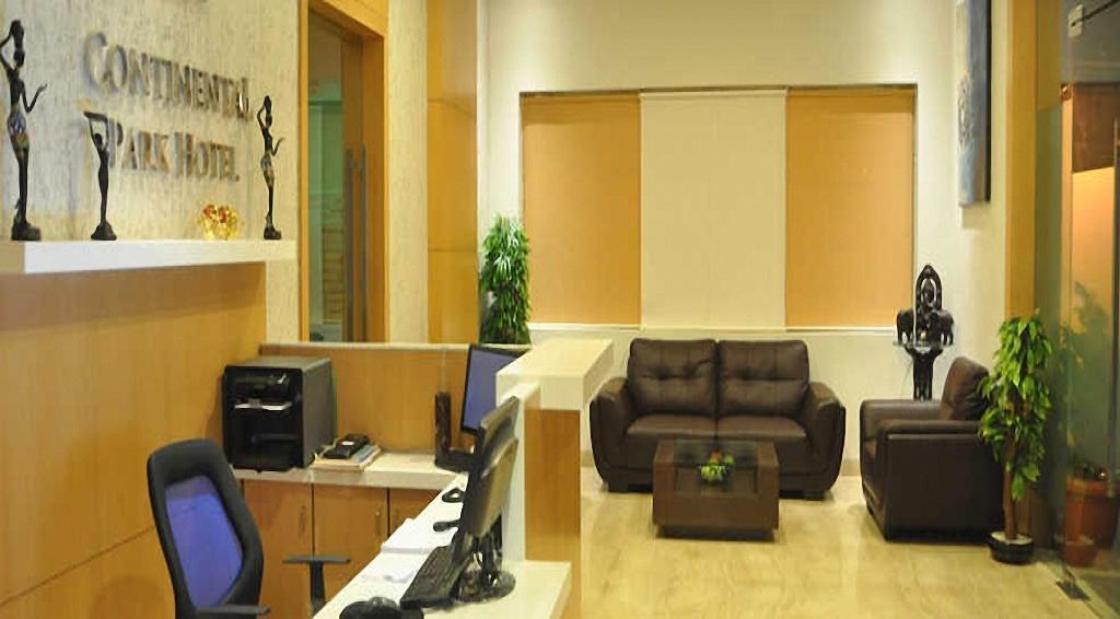 Continental Park Hotel Vijayawada Bagian luar foto