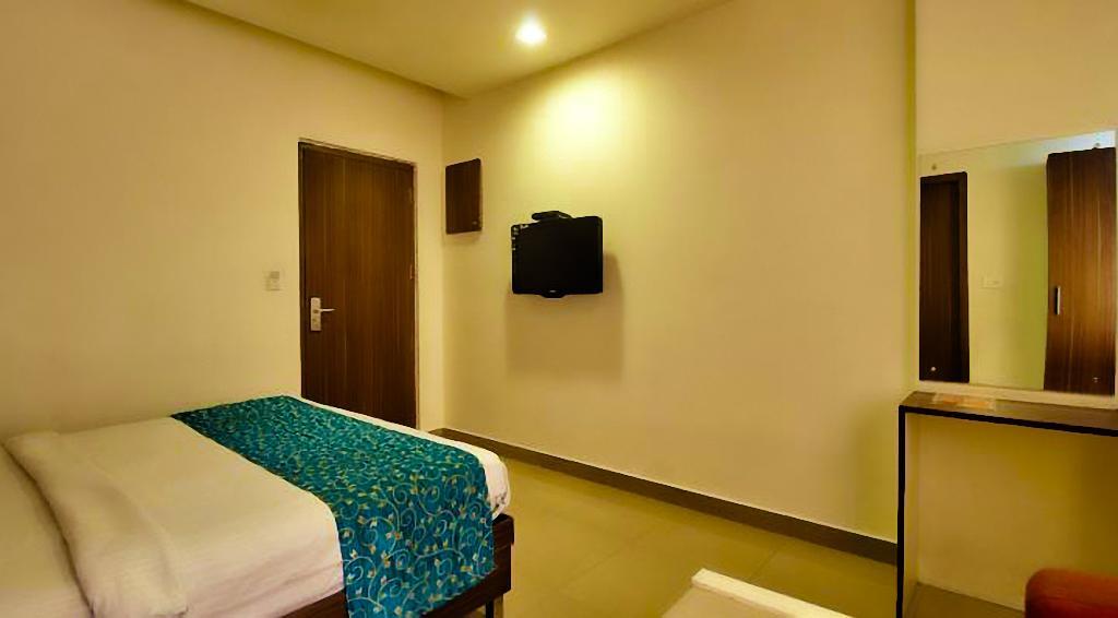 Continental Park Hotel Vijayawada Bagian luar foto