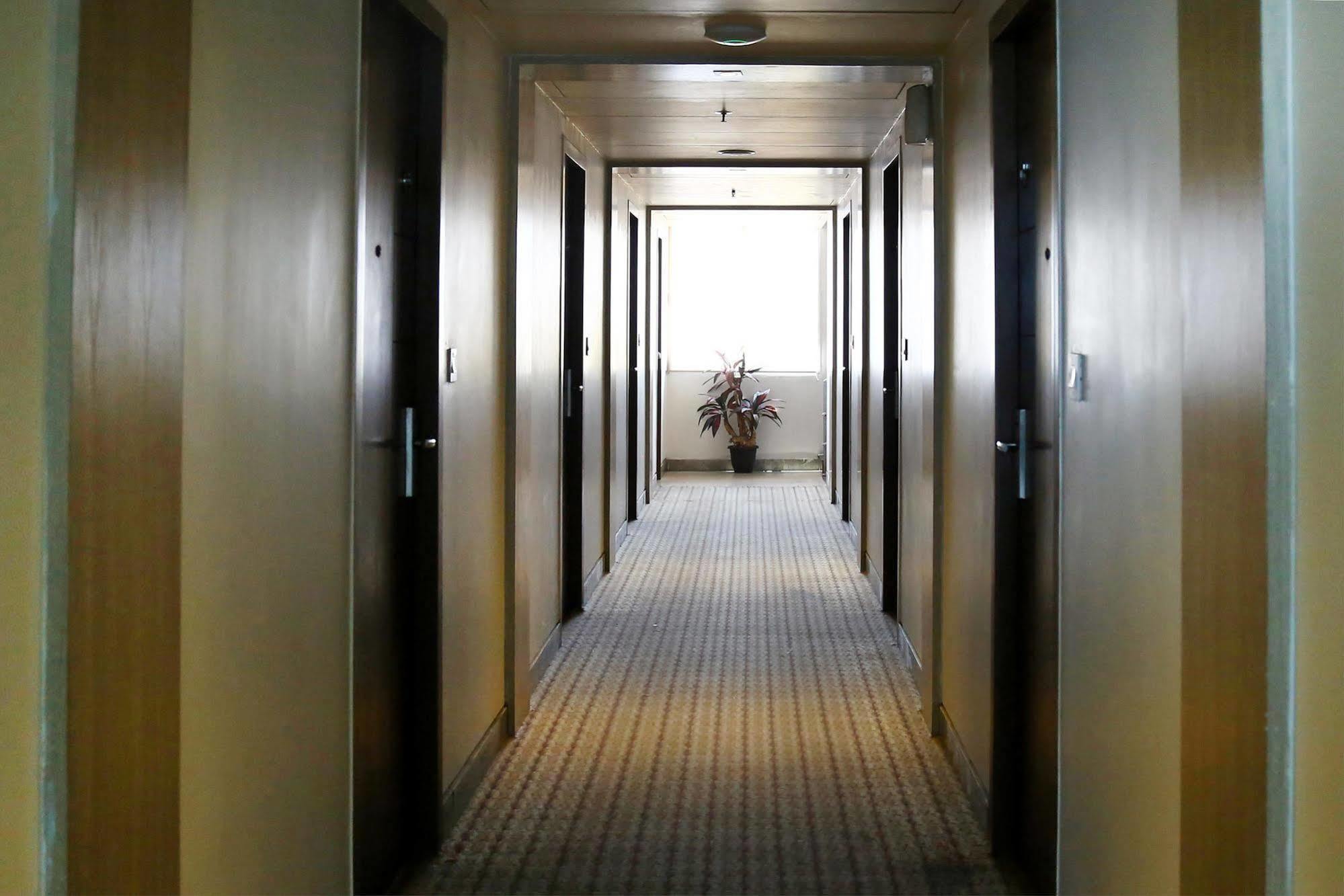 Continental Park Hotel Vijayawada Bagian luar foto